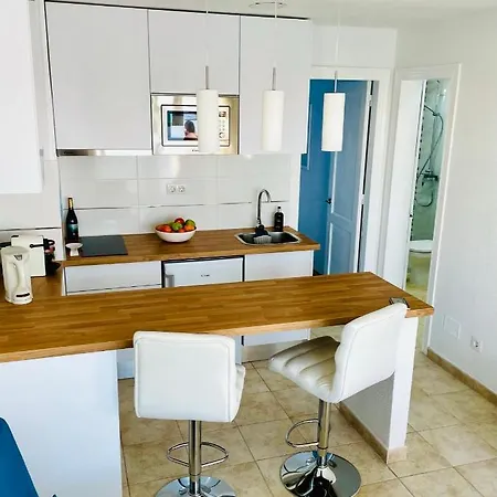 Relaxing Upper Floor Apartment- Exclusive Complex.