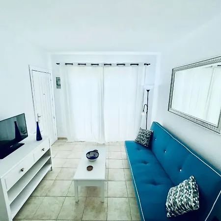 Relaxing Upper Floor Apartment- Exclusive Complex. Apartamento *