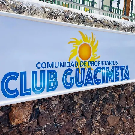 Relaxing Upper Floor Apartment- Exclusive Complex. 아파트