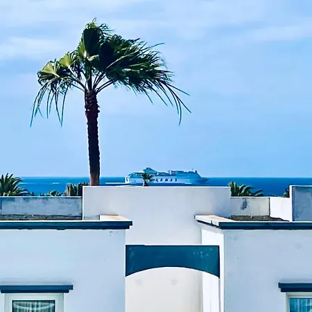 Relaxing Upper Floor Apartment- Exclusive Complex.