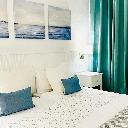 아파트 Relaxing Upper Floor Apartment- Exclusive Complex. *