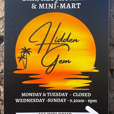 Relaxing Upper Floor Apartment- Exclusive Complex. 아파트 *