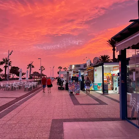 Relaxing Upper Floor Apartment- Exclusive Complex. 아파트 *